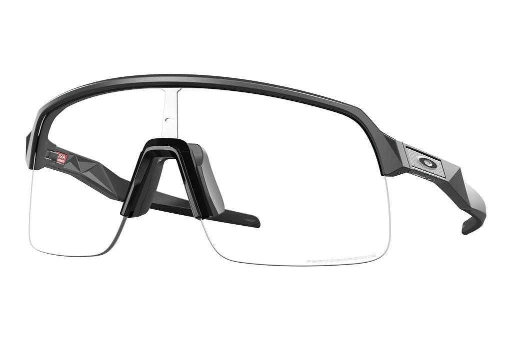 Oakley   OO9463 946345 Clear to Black Iridium PhotochromicMatte Carbon